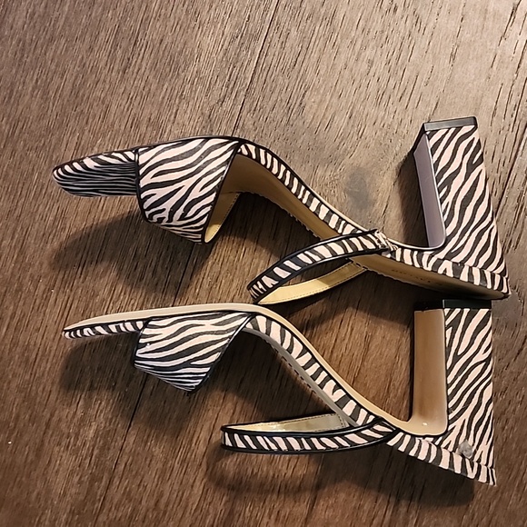 NWOT Ann Taylor Zebra Tan Print Linen Blend Block Heel Sandals Ladies 9 4" Heels - Picture 3 of 6